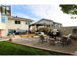 115 Mt. Crandell Cres W - photo 3