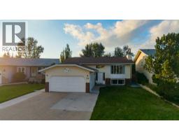 115 Mt. Crandell Cres W - photo 1
