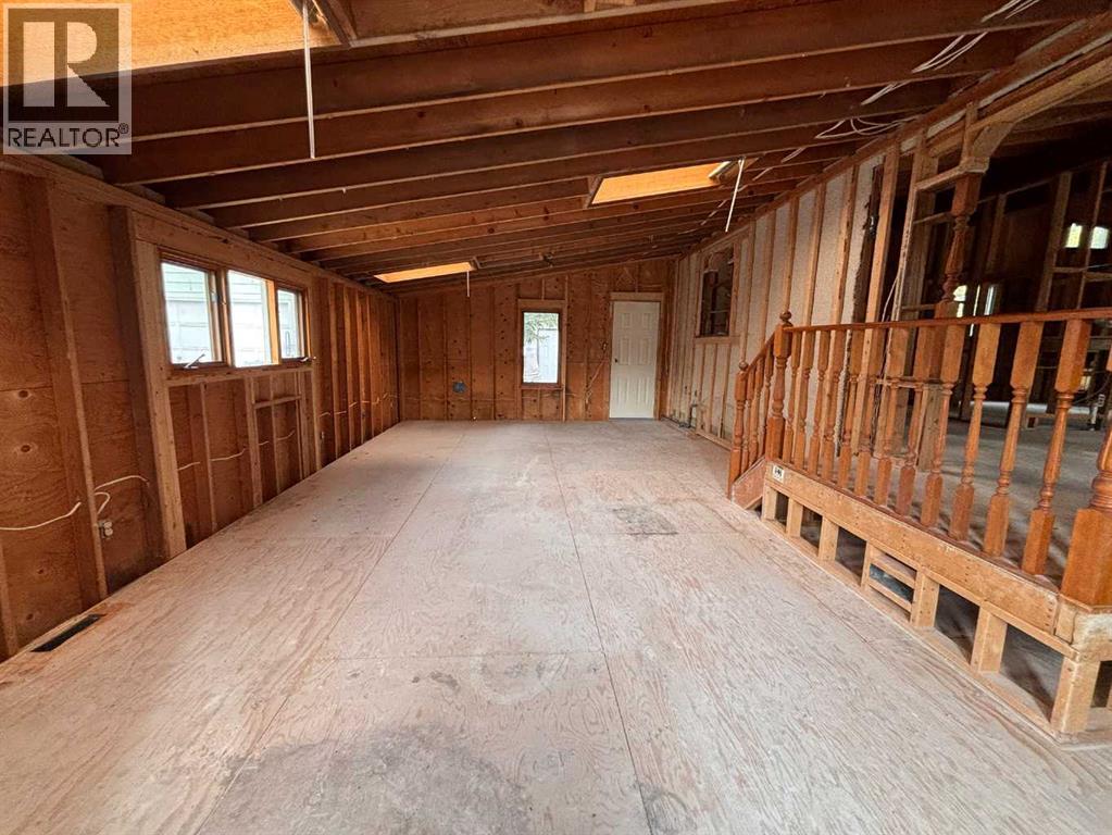 924 19B Avenue - 11