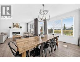 Office - 17 Masters Terrace Se, Calgary, AB T3M2C1 Photo 6