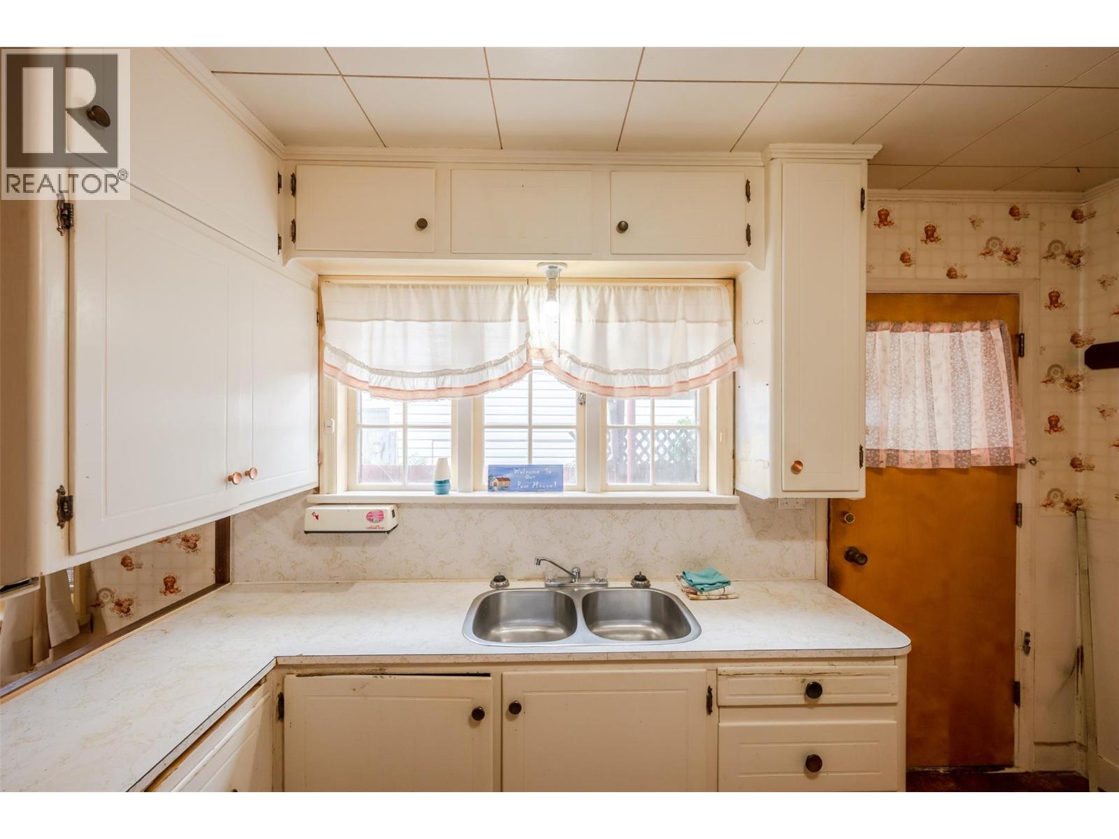 395 Edmonton Avenue, Penticton