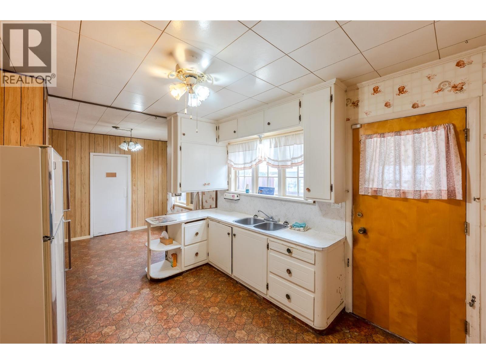 395 Edmonton Avenue - 8