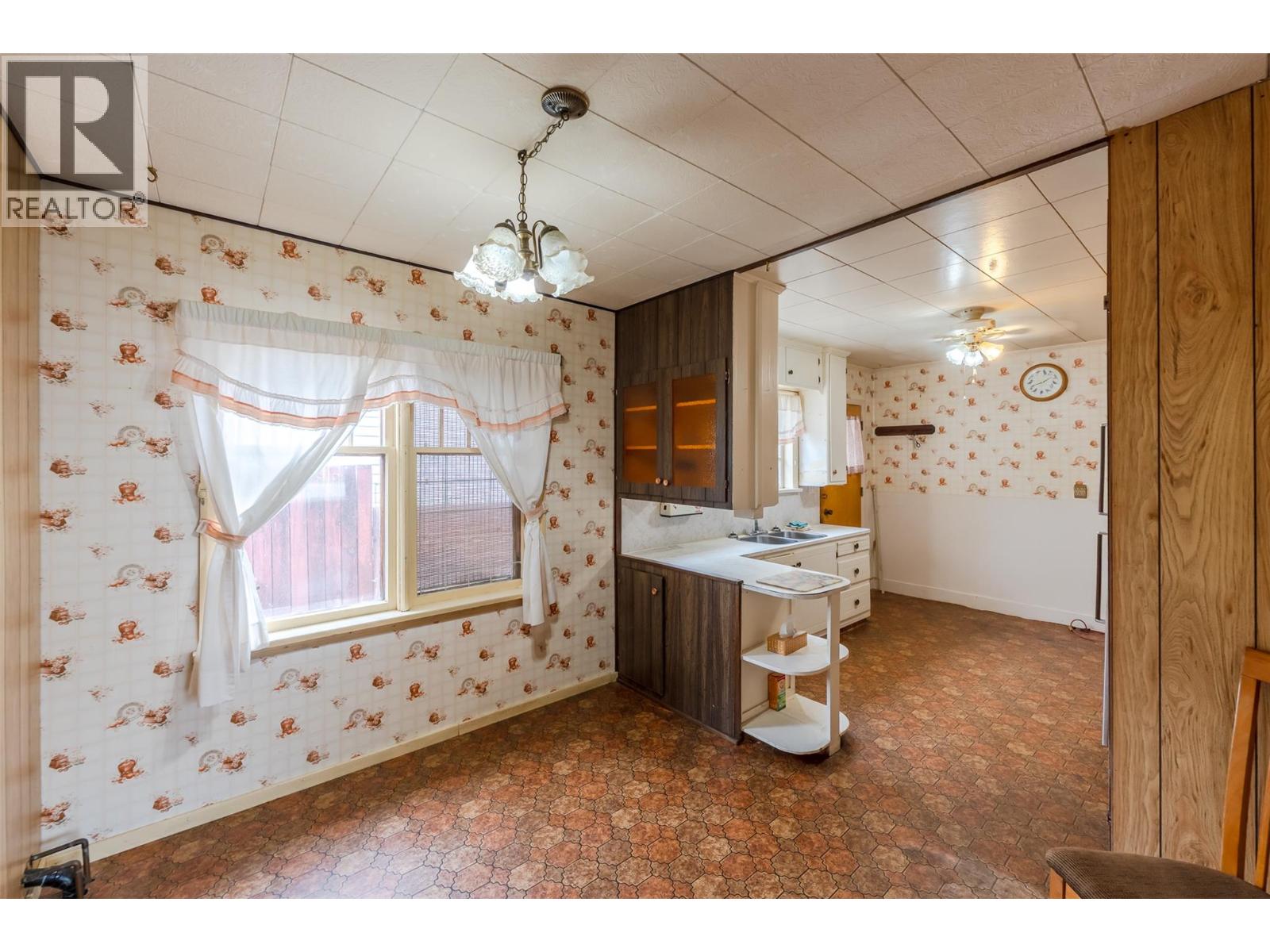 395 Edmonton Avenue, Penticton