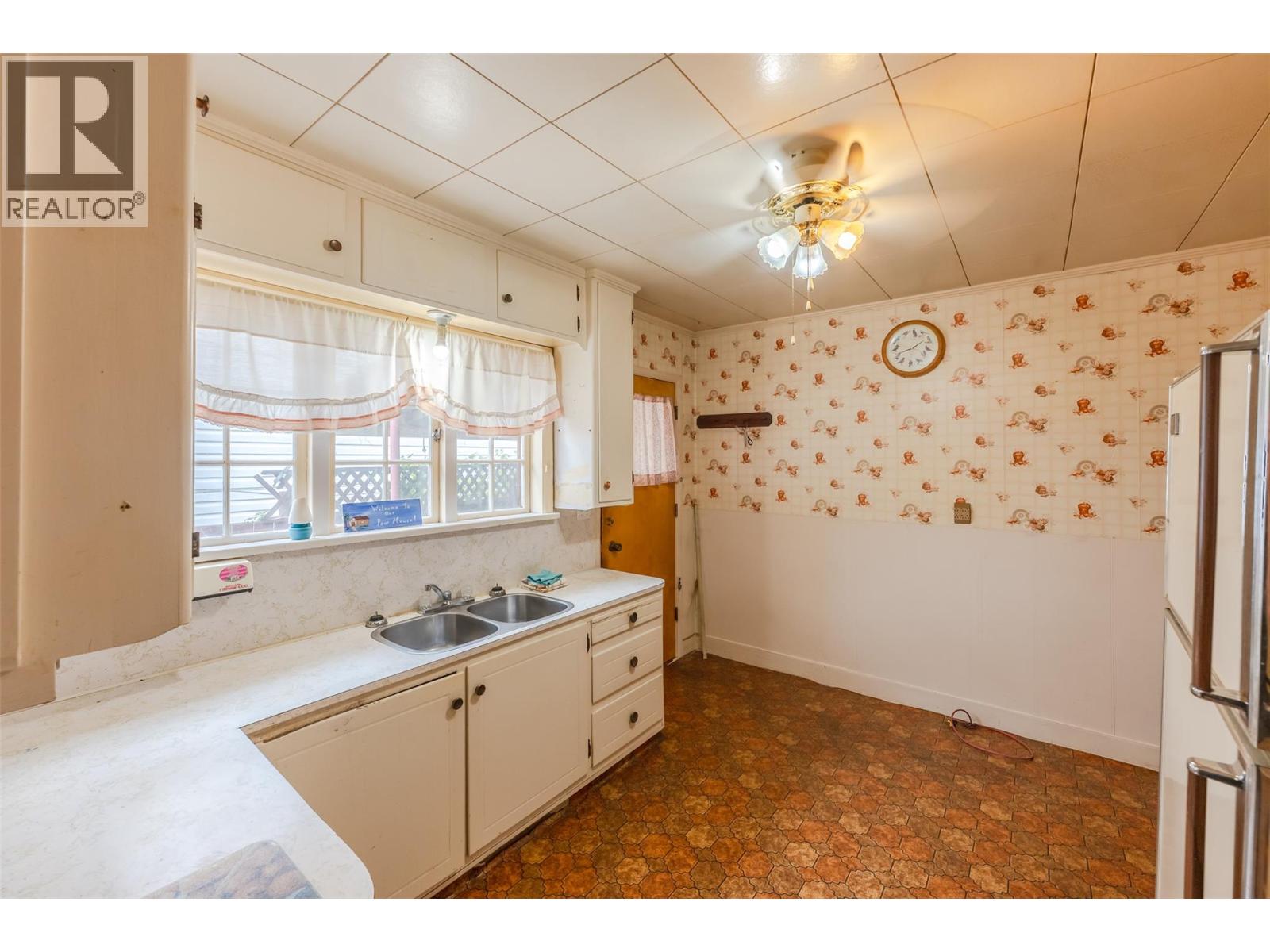 395 Edmonton Avenue, Penticton