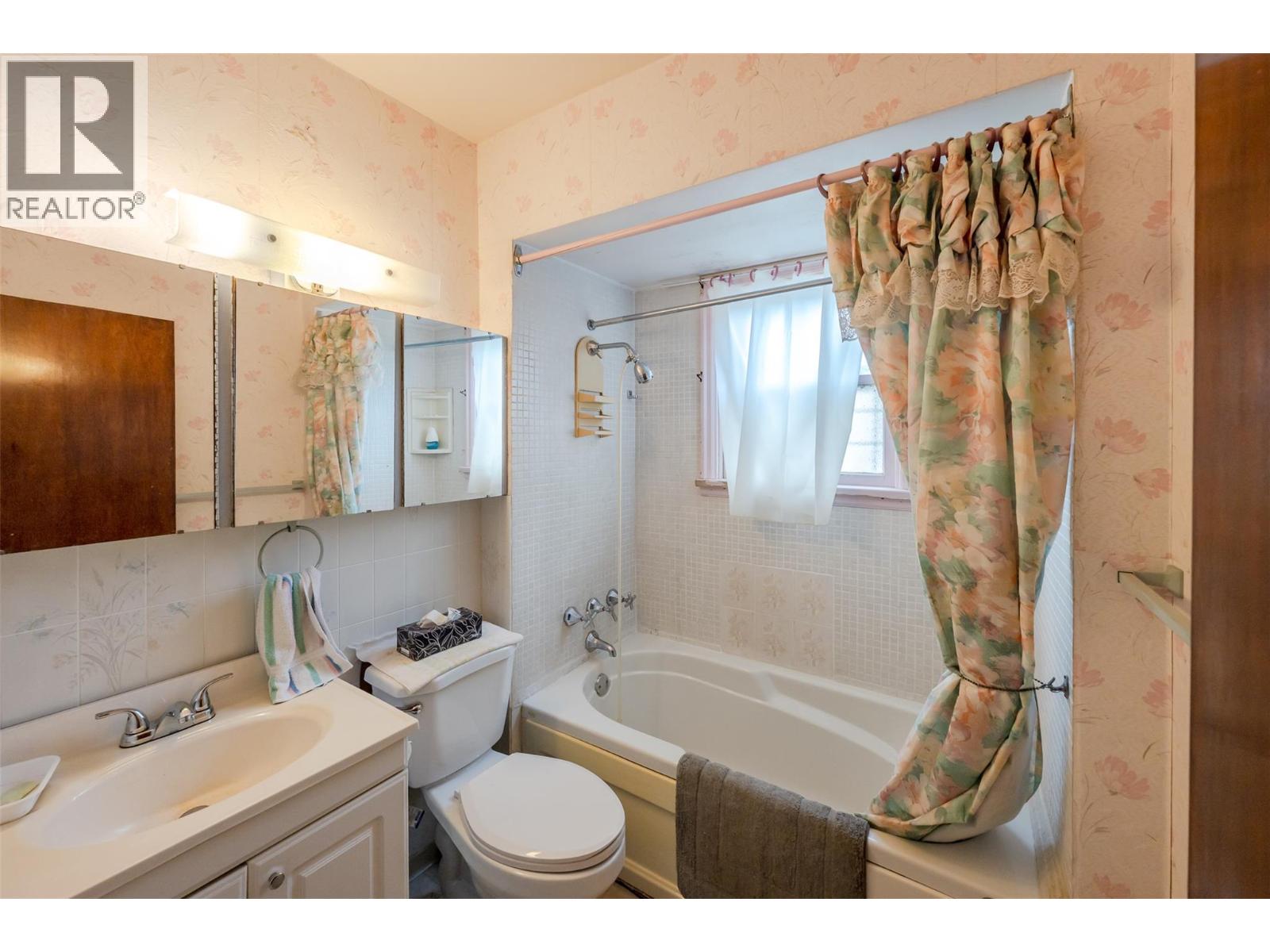395 Edmonton Avenue, Penticton
