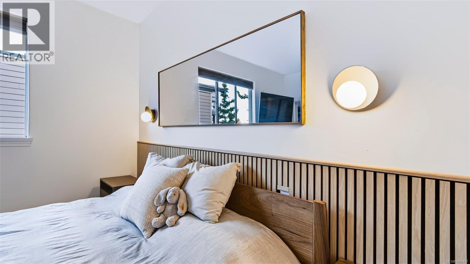 #15 60 Dallas Rd - 24