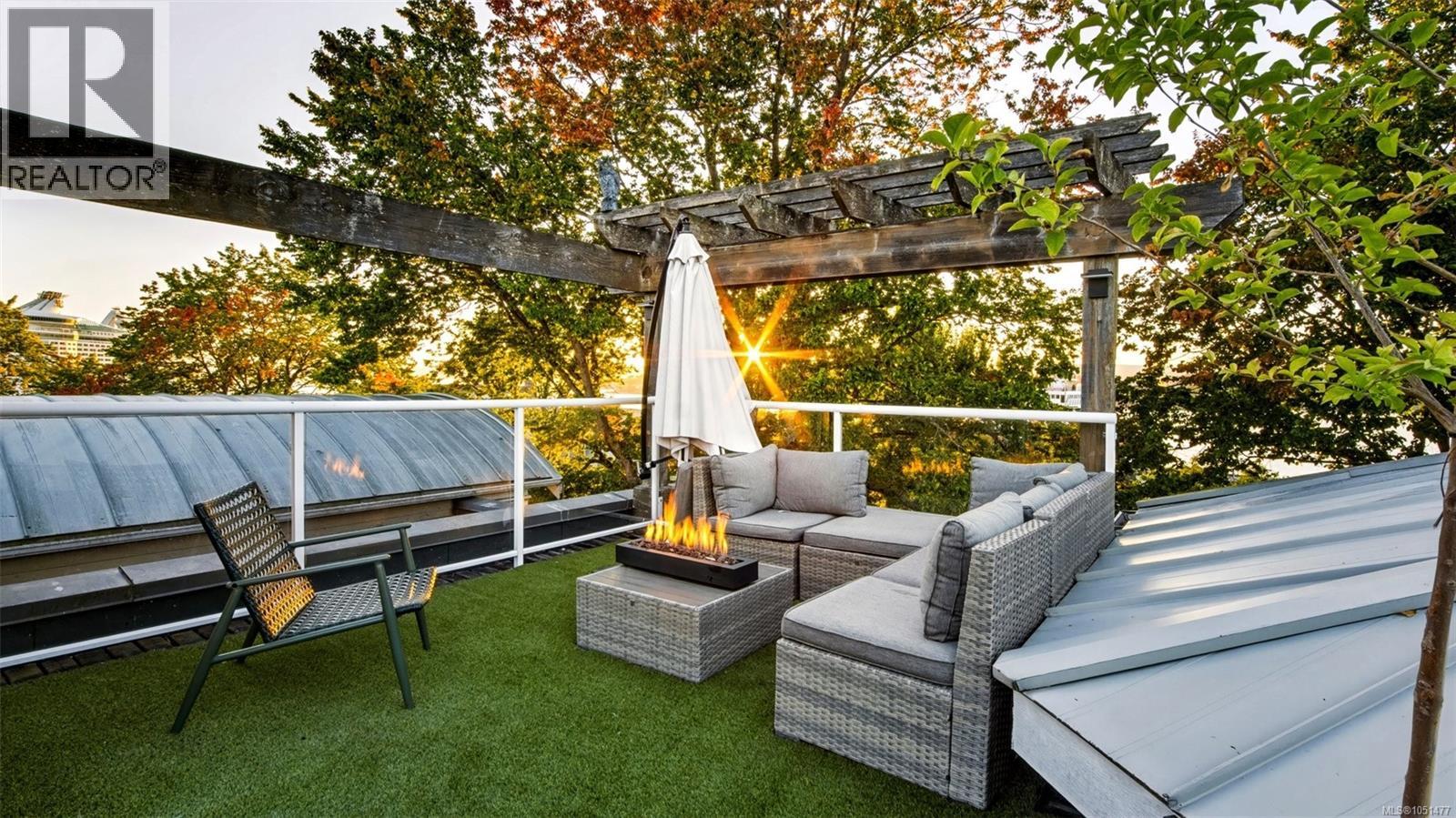 #15 60 Dallas Rd - 47
