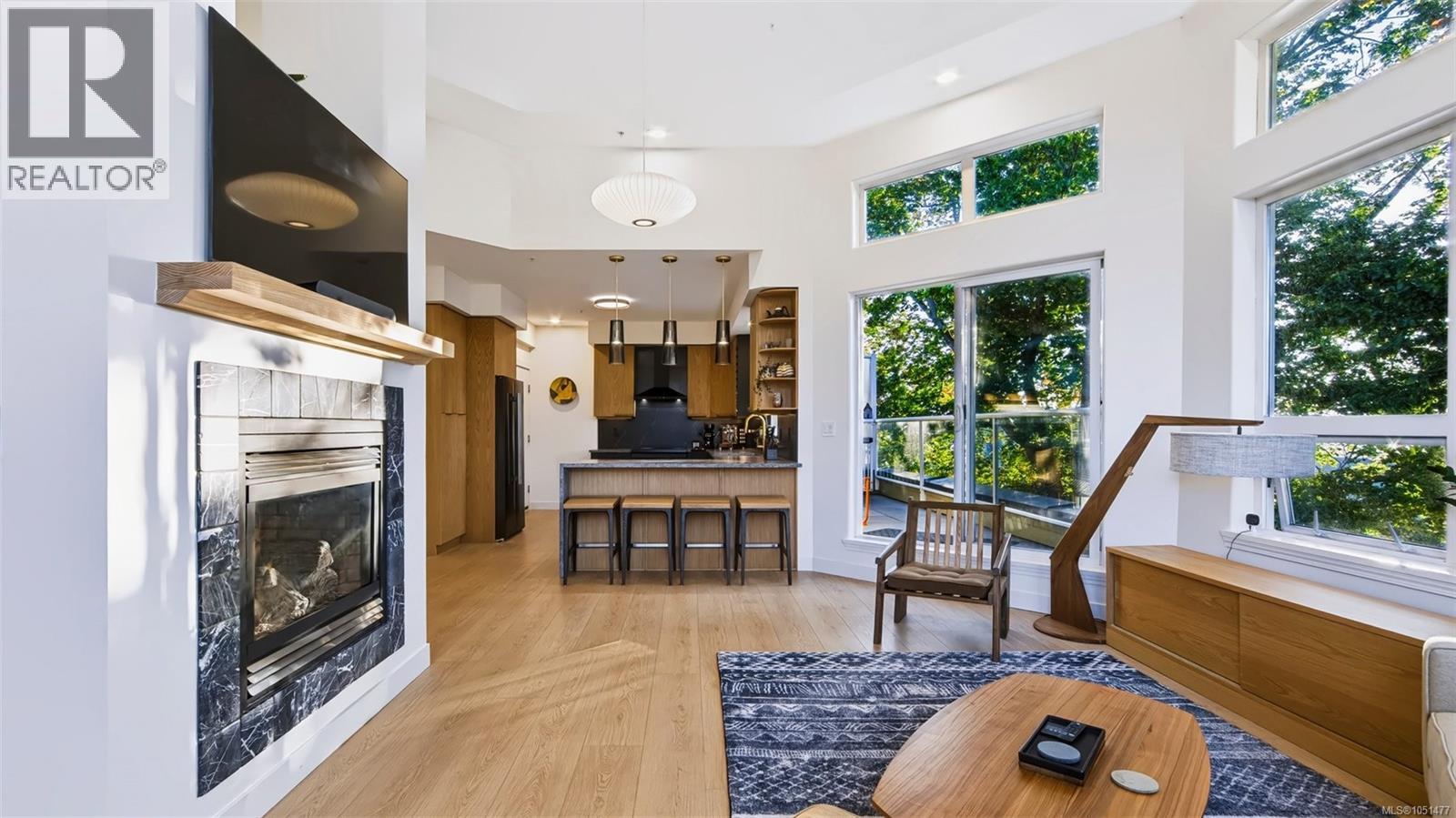 #15 60 Dallas Rd - 8