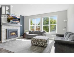 237 Mahogany Parade SE - photo 2