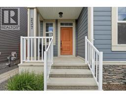 237 Mahogany Parade SE - photo 33