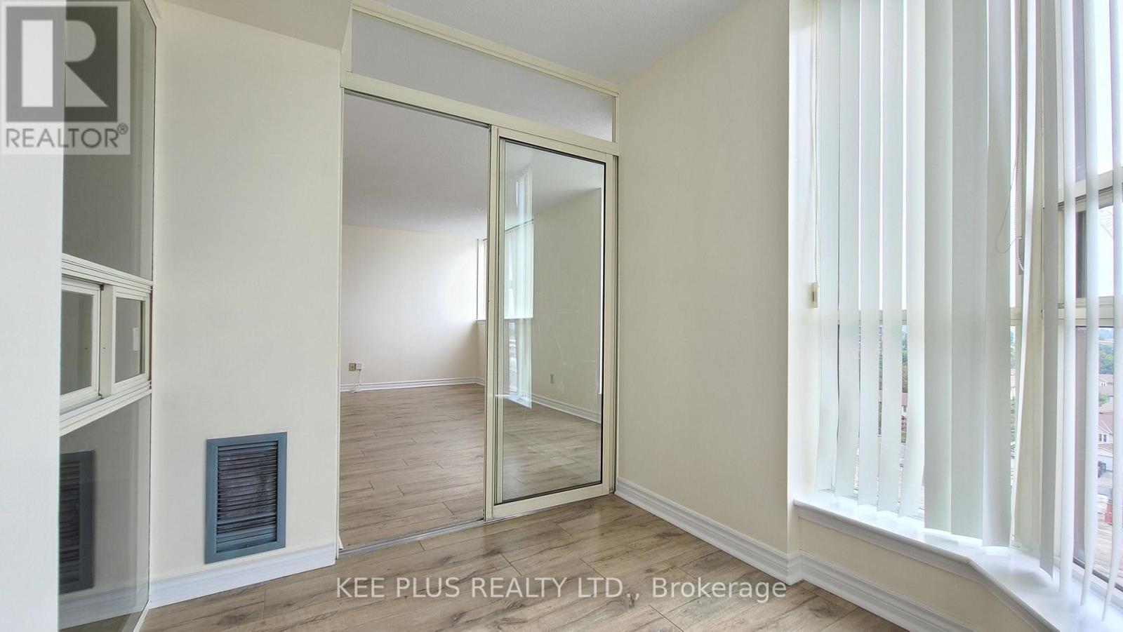 819- 2466 Eglinton Avenue East, Toronto, ON photo 13