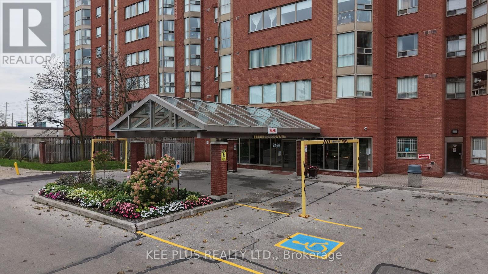 819- 2466 Eglinton Avenue East, Toronto, ON photo 3
