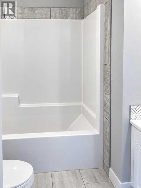 8524 21 Avenue - Image 12