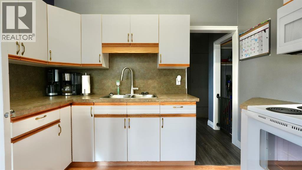 10122 106 Avenue - Image 11