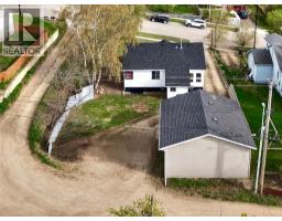 10122 106 Avenue, Peace River, AB T8S1K9 Photo 7