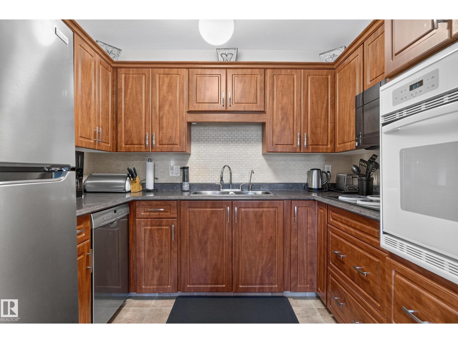 1316 85 ST NW - 15