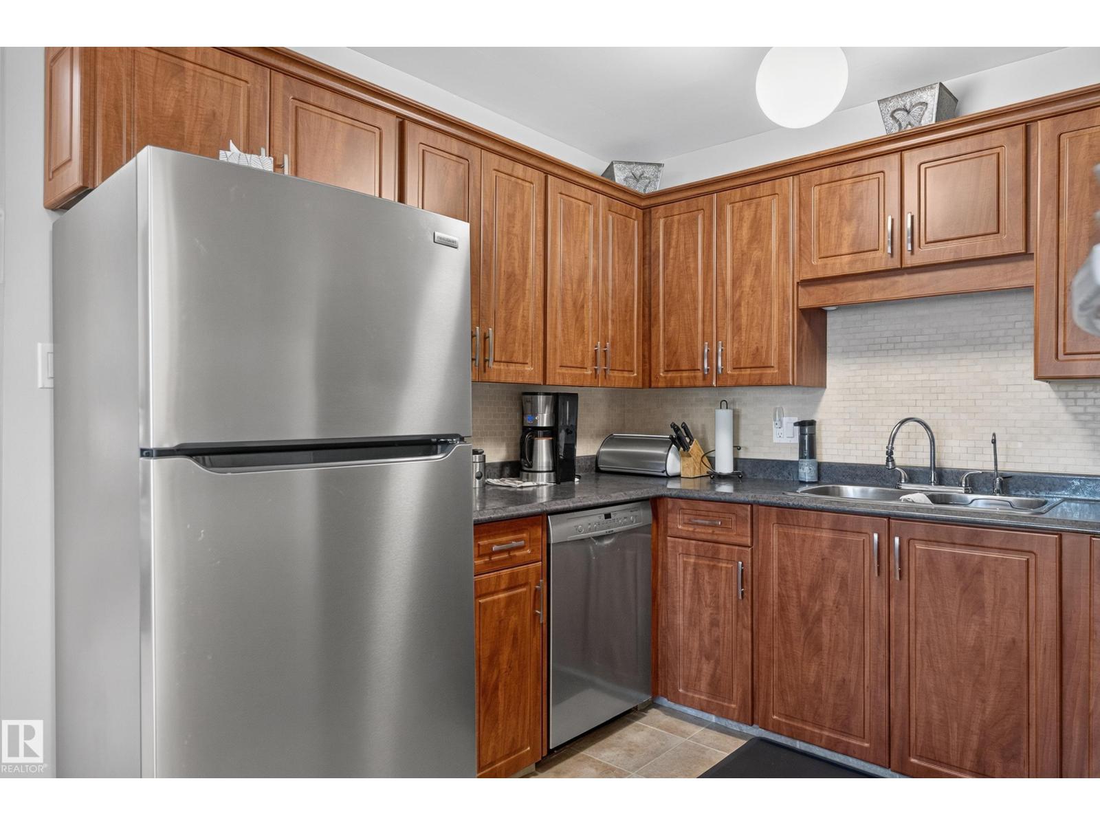 1316 85 ST NW - 16