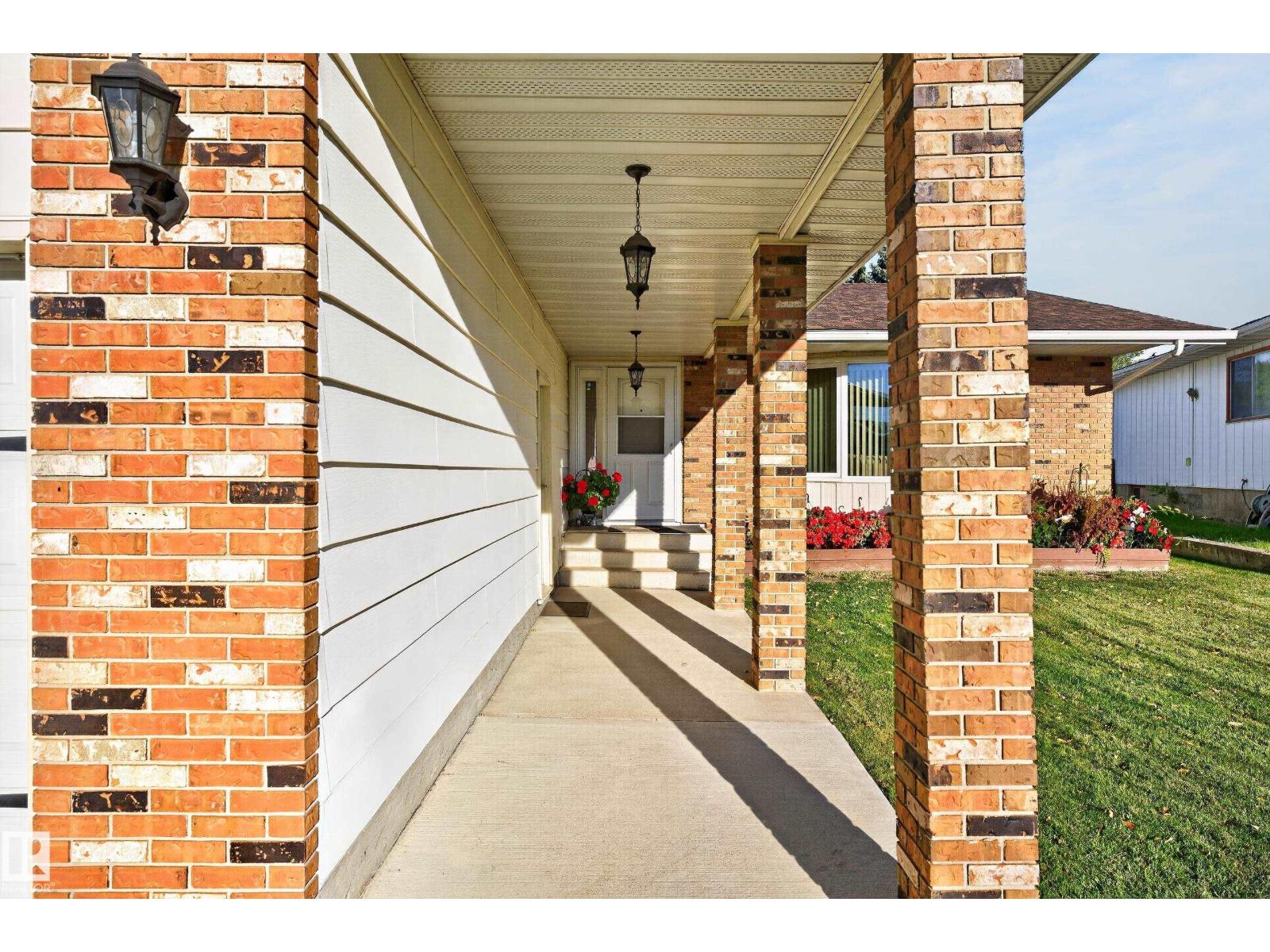 1316 85 ST NW - 2
