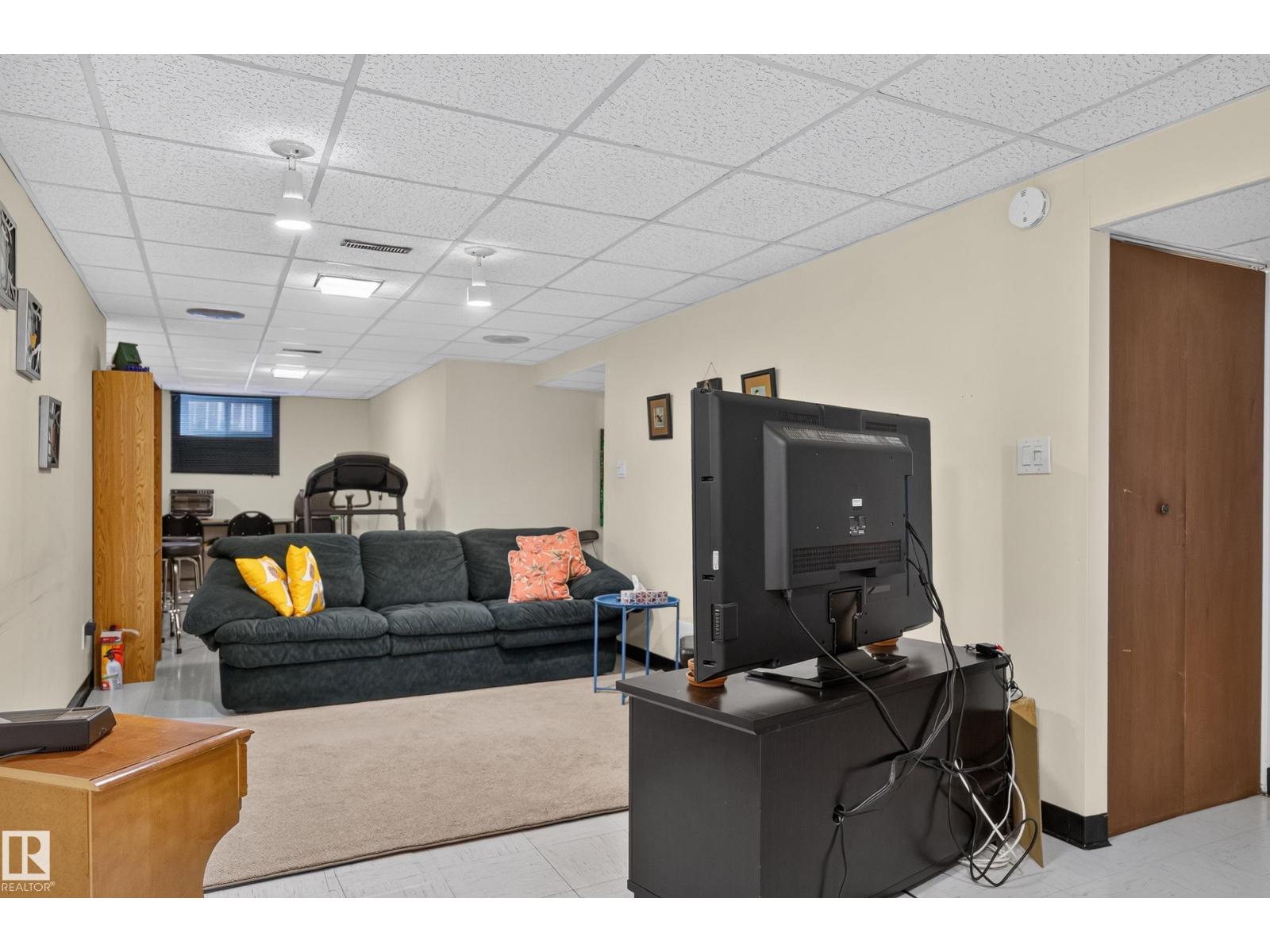 1316 85 ST NW - 46