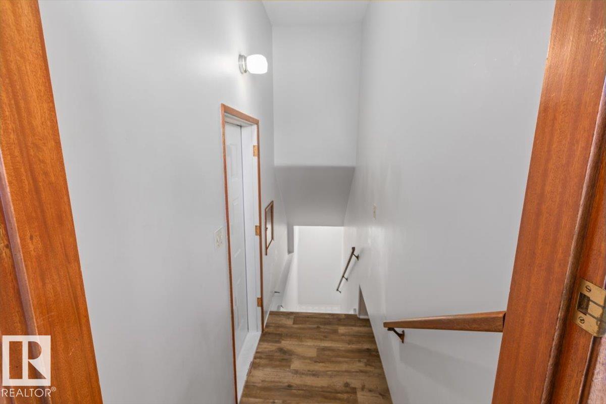 7627 128A AV NW - 24
