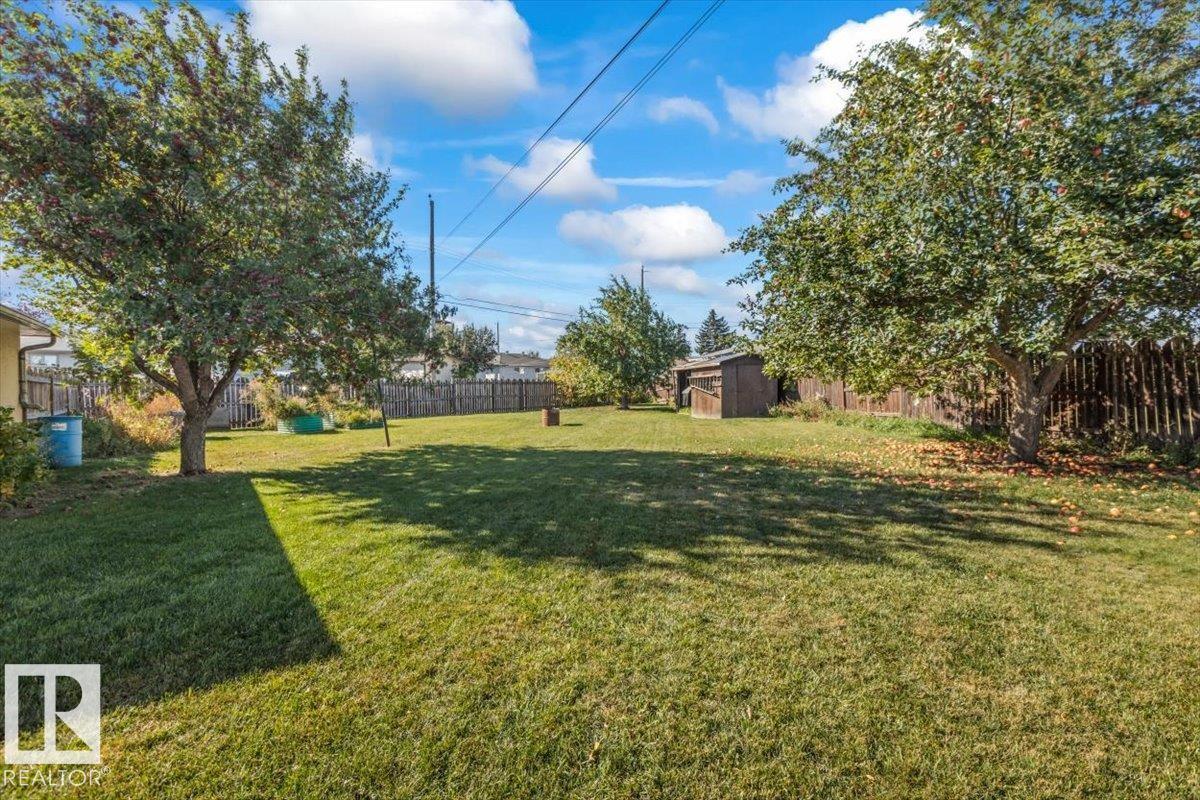 7627 128A AV NW - 37