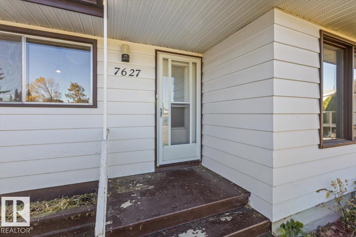 7627 128A AV NW - 4