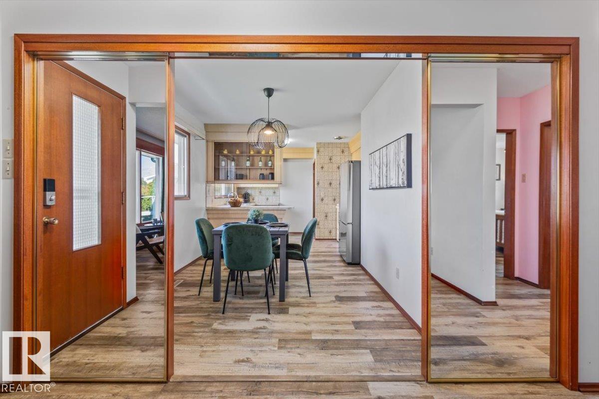 7627 128A AV NW - 9
