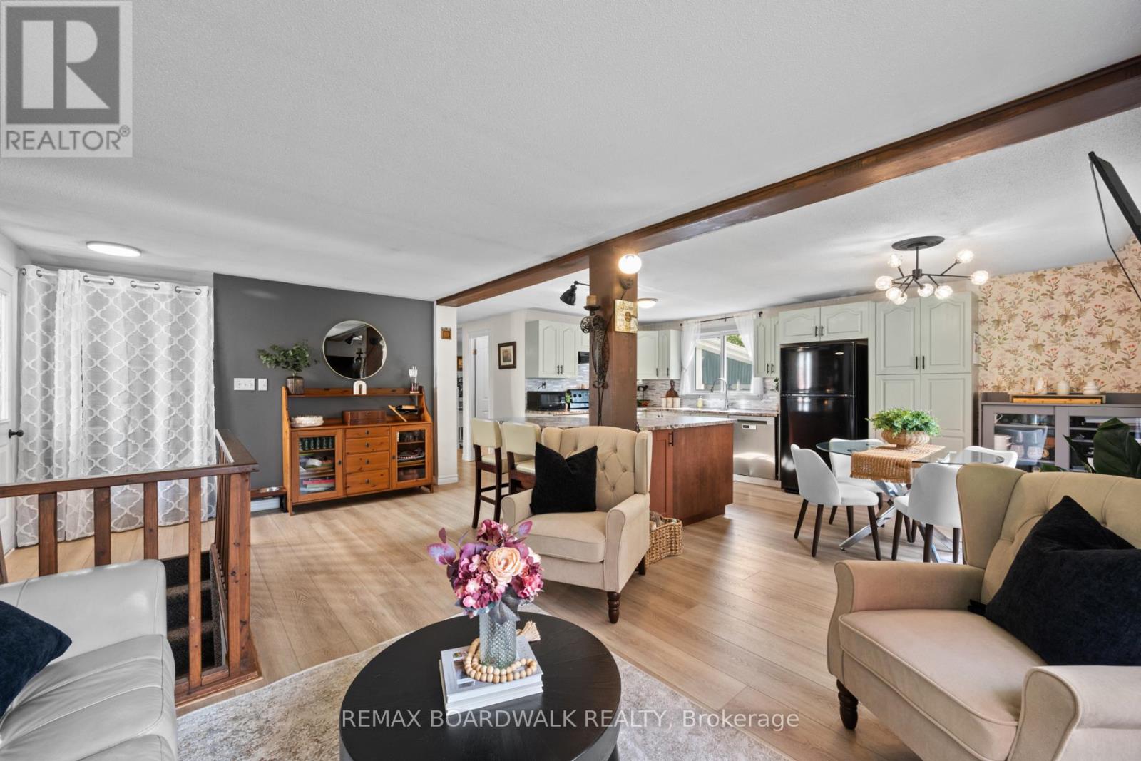 353 CHURCHILL ROAD E - Image 32