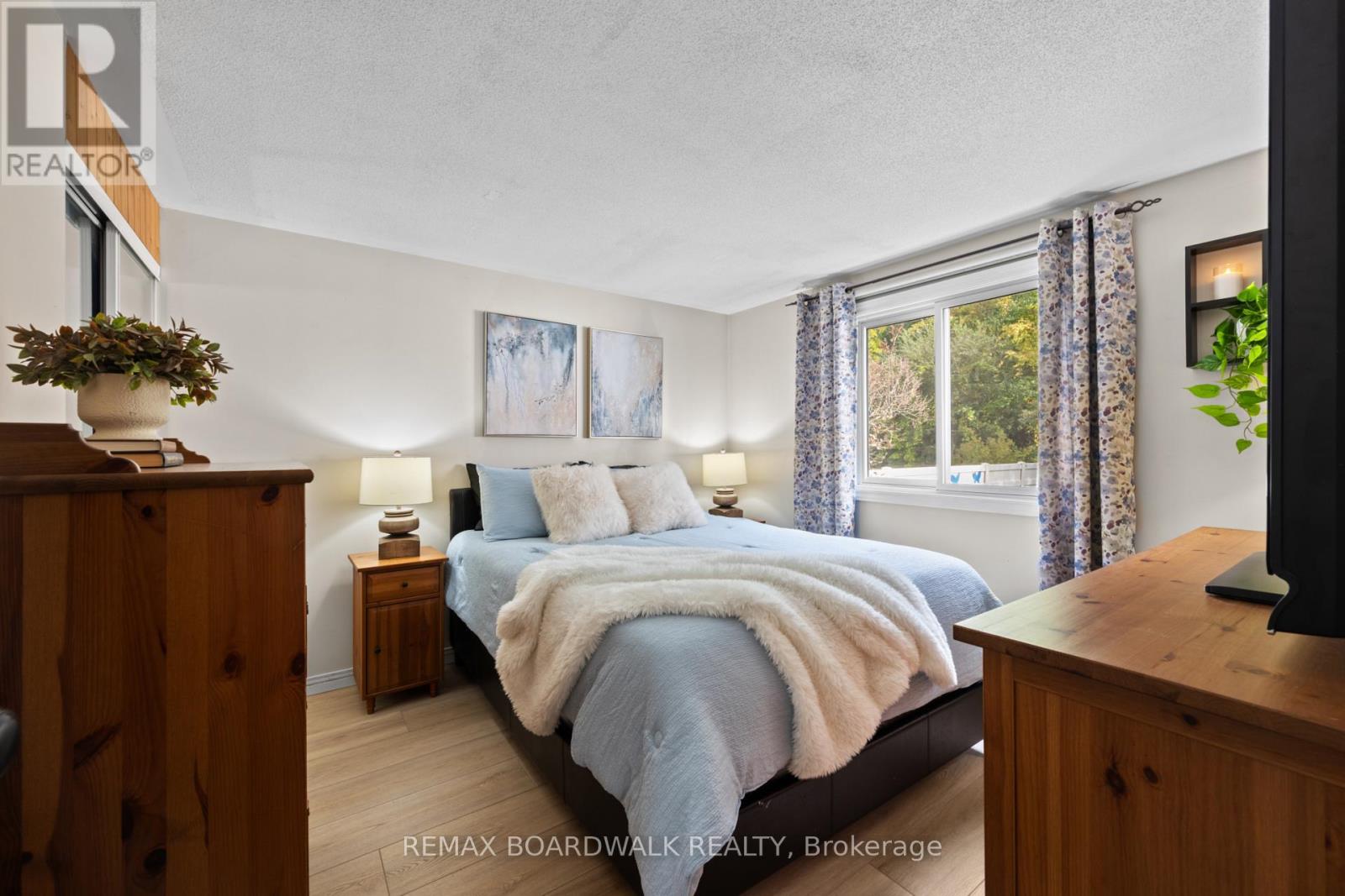 353 CHURCHILL ROAD E - Image 33