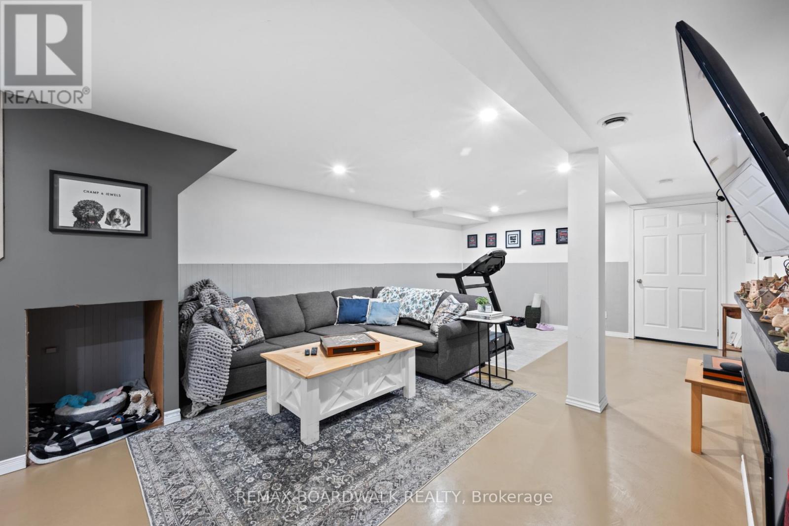 353 CHURCHILL ROAD E - Image 43