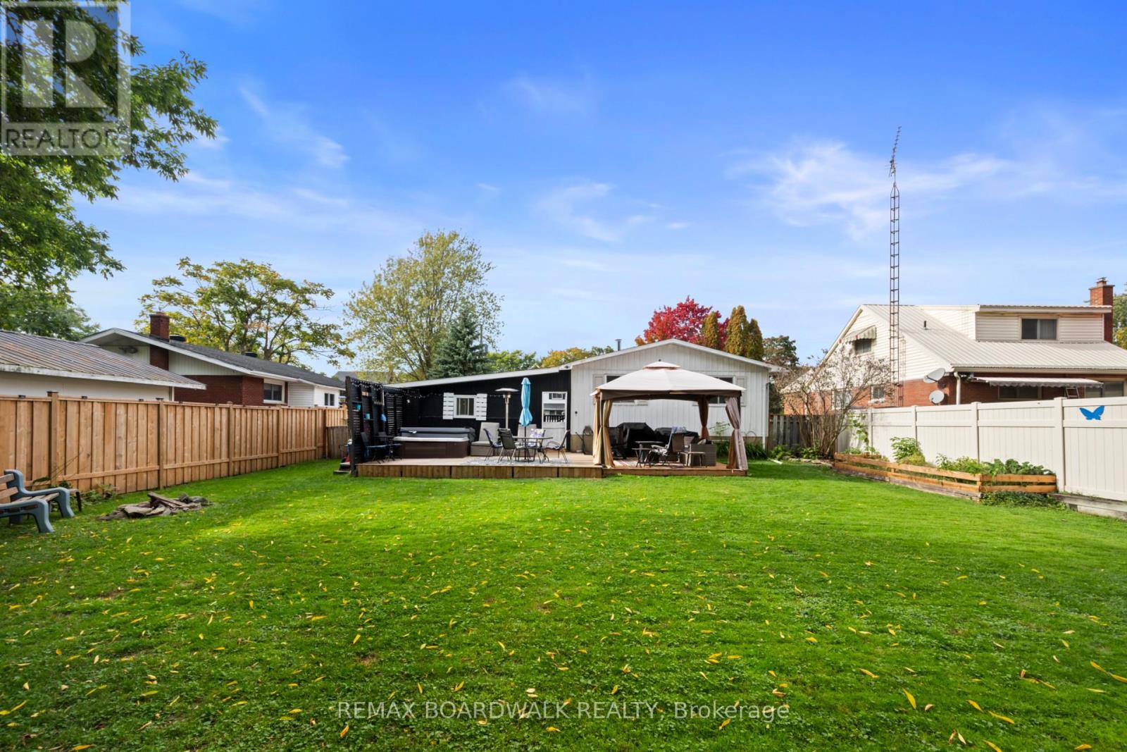 353 CHURCHILL ROAD E - Image 8