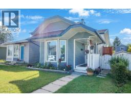 72 Martindale Close NE - photo 3