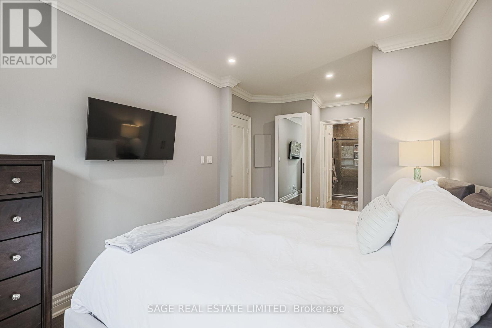 111 Merton Street South — photo 35
