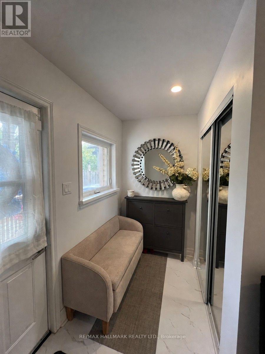 36 FERGUS AVENUE N - 3