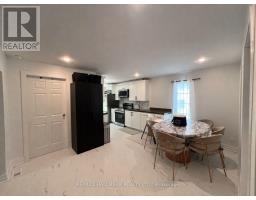 36 Fergus Avenue N, Richmond Hill, ON L4E3B7 Photo 6