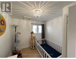 36 Fergus Avenue N, Richmond Hill, ON L4E3B7 Photo 9