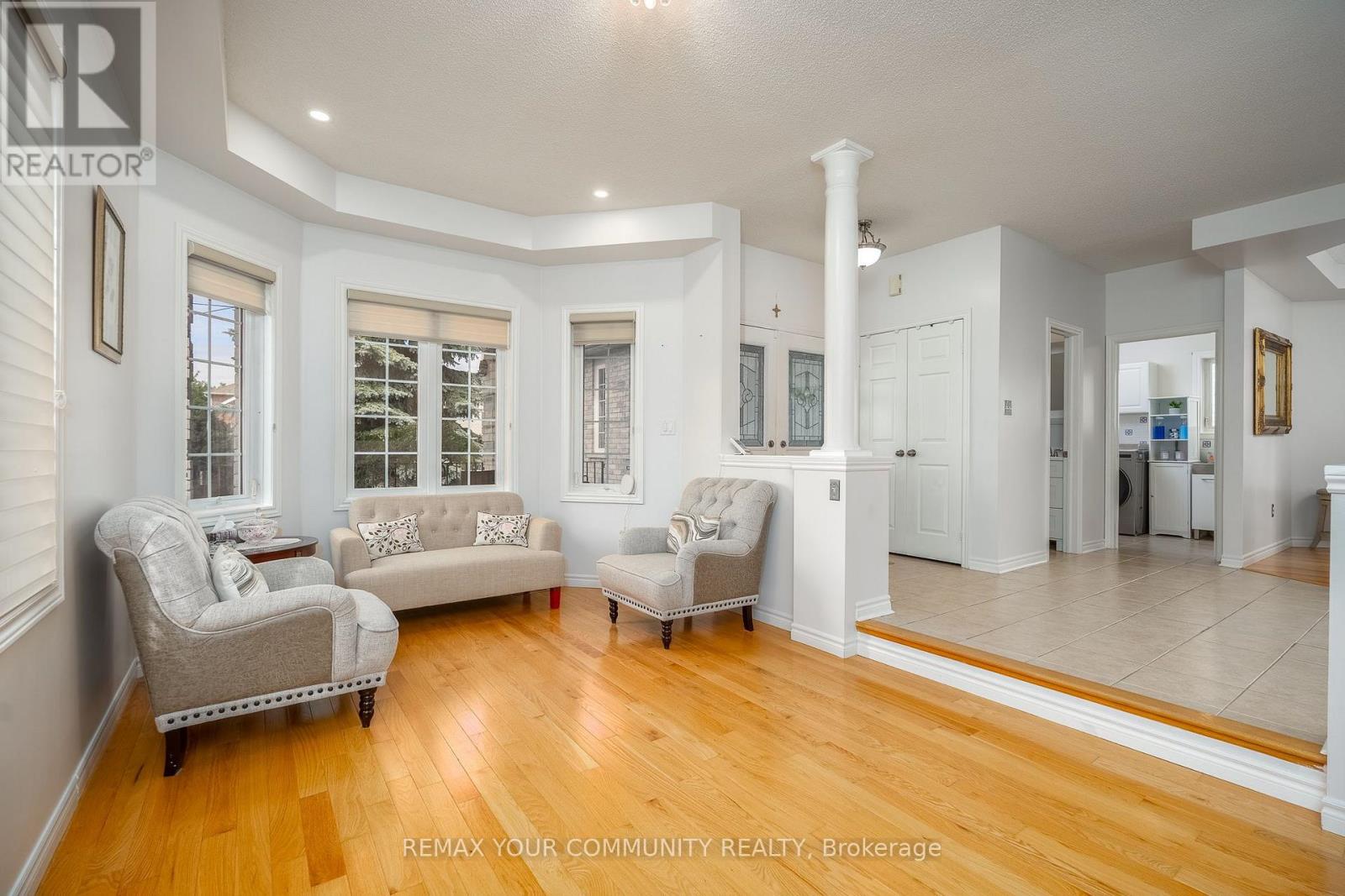 21 SILVERCREEK CRESCENT - 10