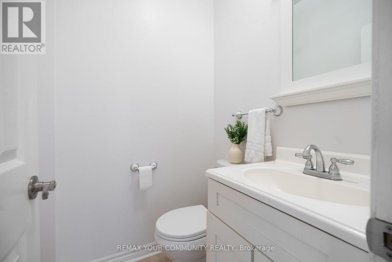 21 SILVERCREEK CRESCENT - 18