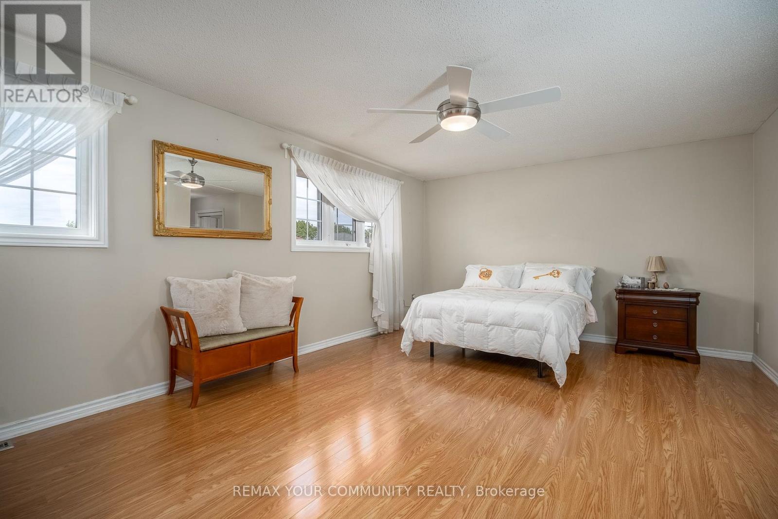 21 SILVERCREEK CRESCENT - 21