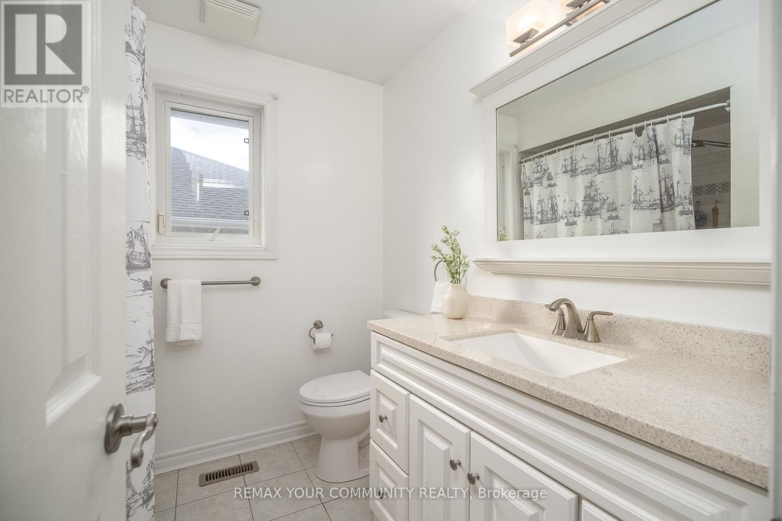 21 SILVERCREEK CRESCENT - 27