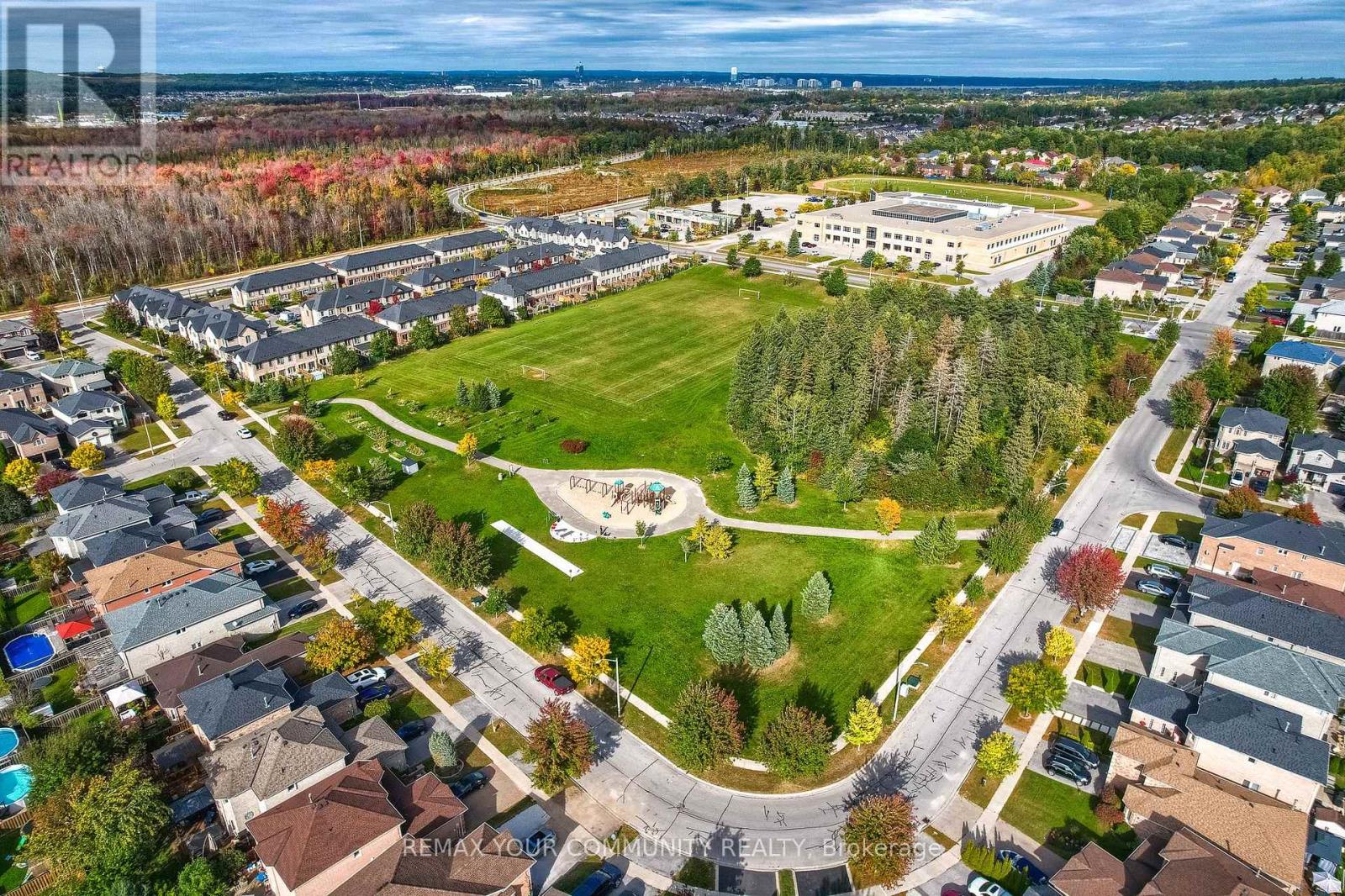 21 SILVERCREEK CRESCENT - 39