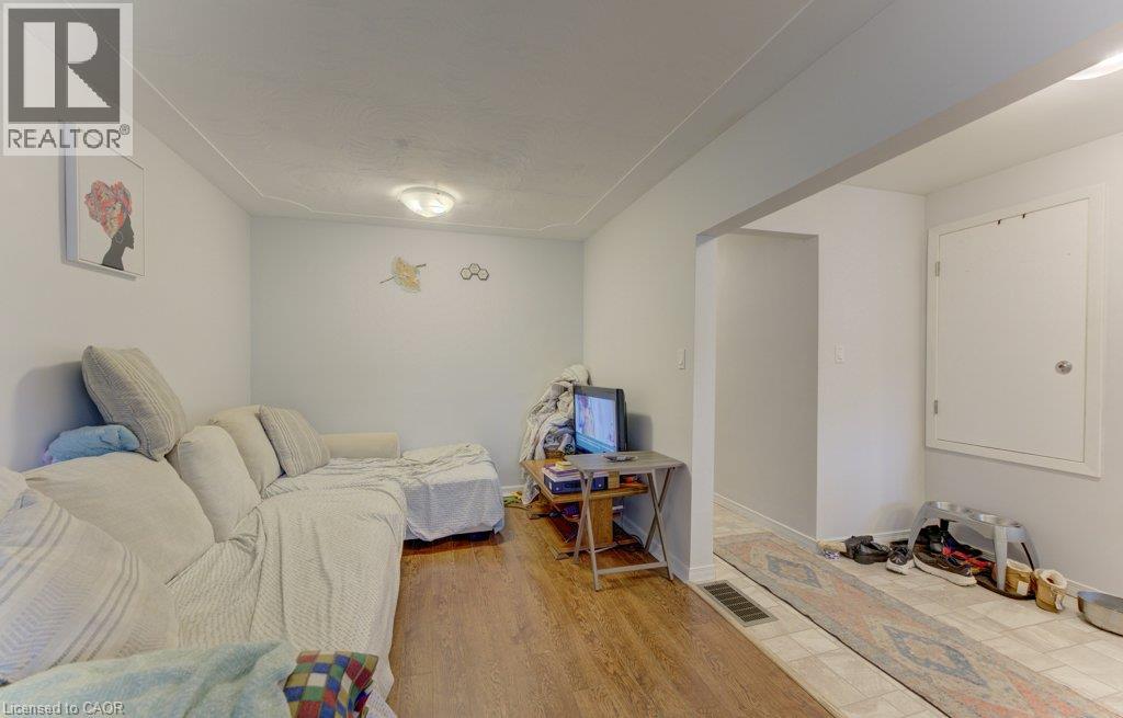 174 GLEN Road - Image 6