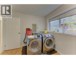 Kitchen - 174 Glen Road, Kitchener, ON N2M3G2 Photo 9
