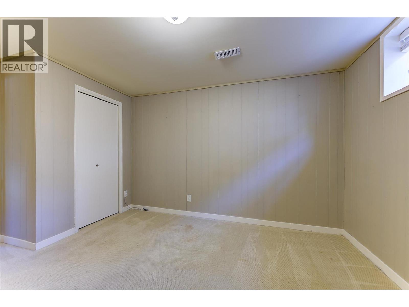 565 Dougall Road S - Image 33