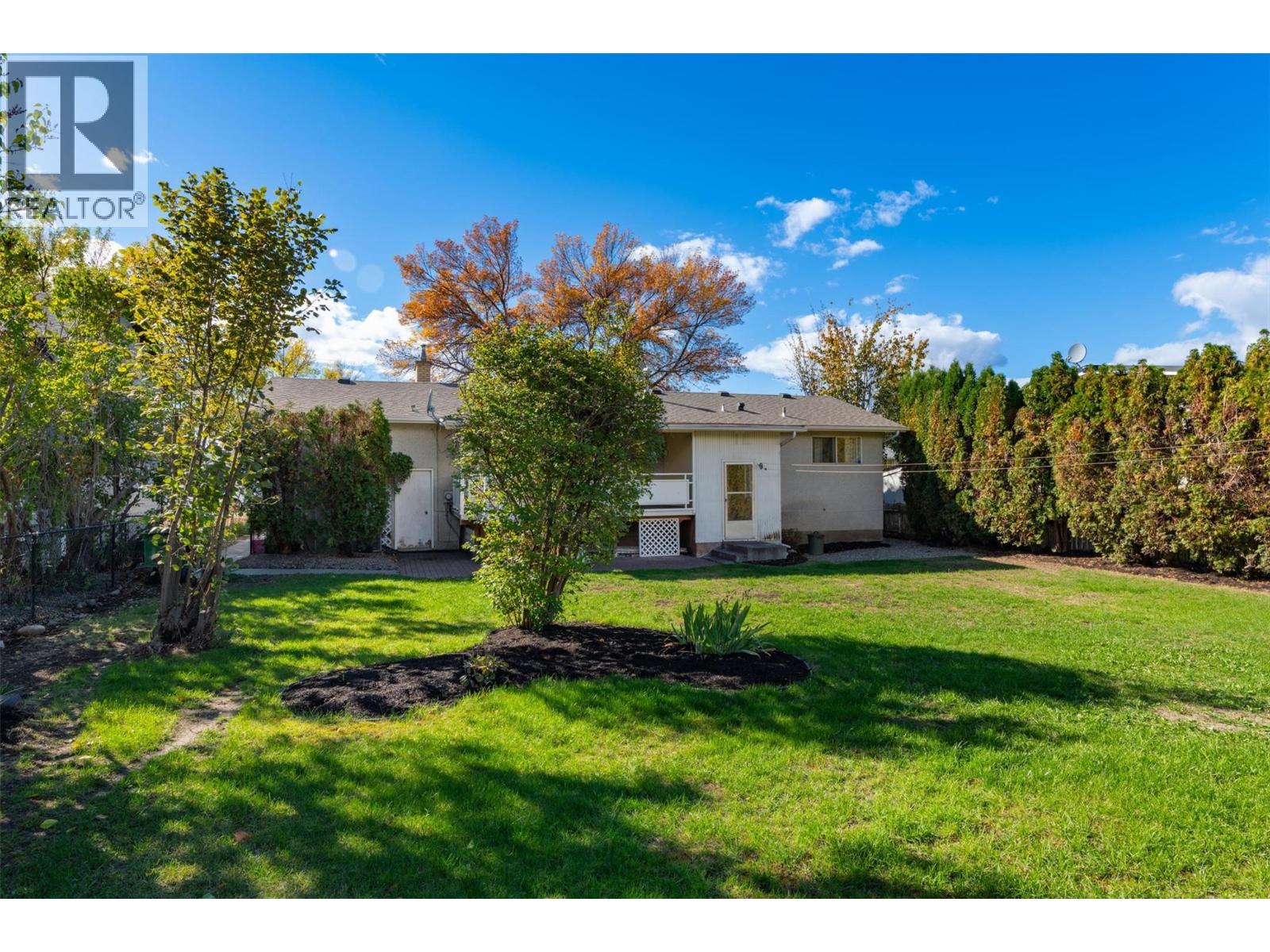 565 Dougall Road S - 39