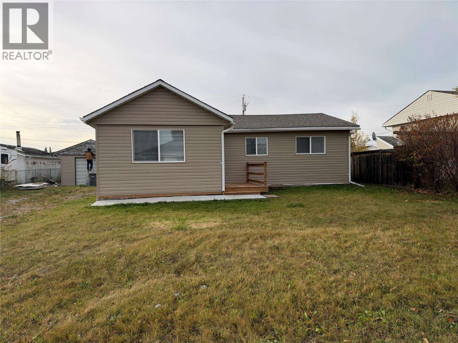 1217 114 Avenue - 10