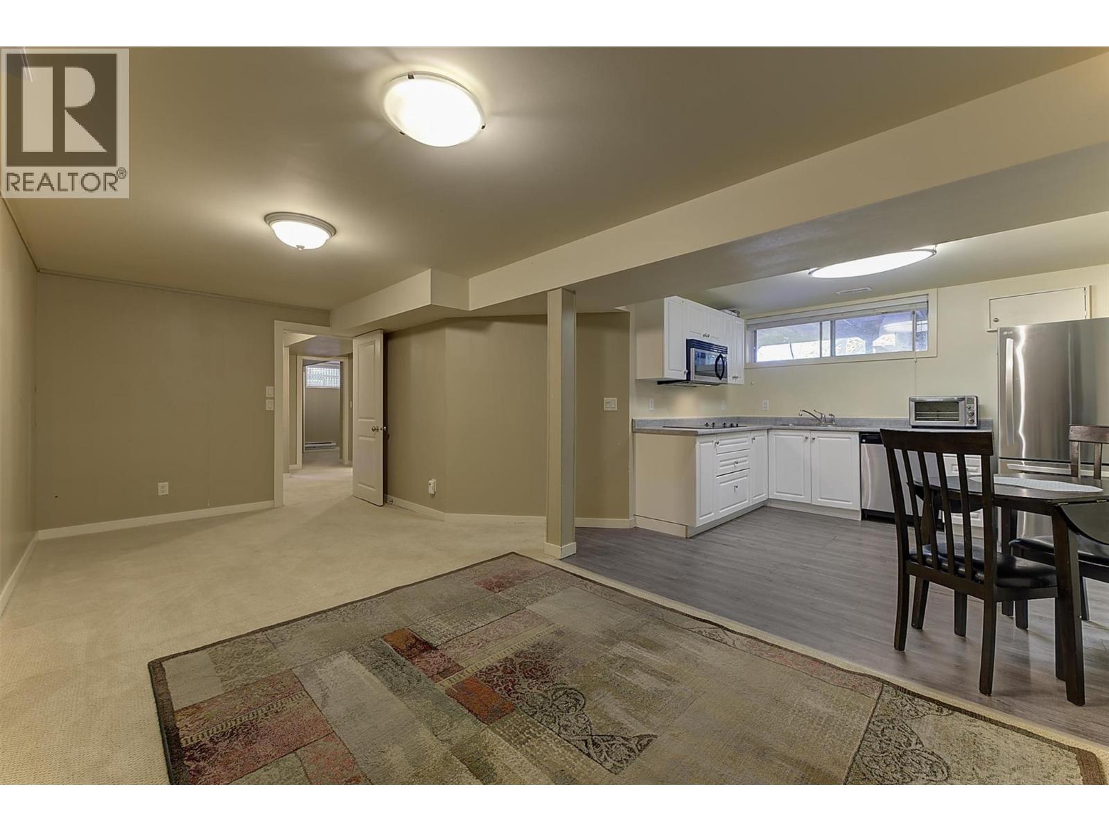 565 Dougall Road S - Image 31