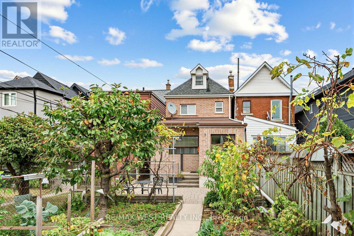 66 BRISTOL AVENUE - 33