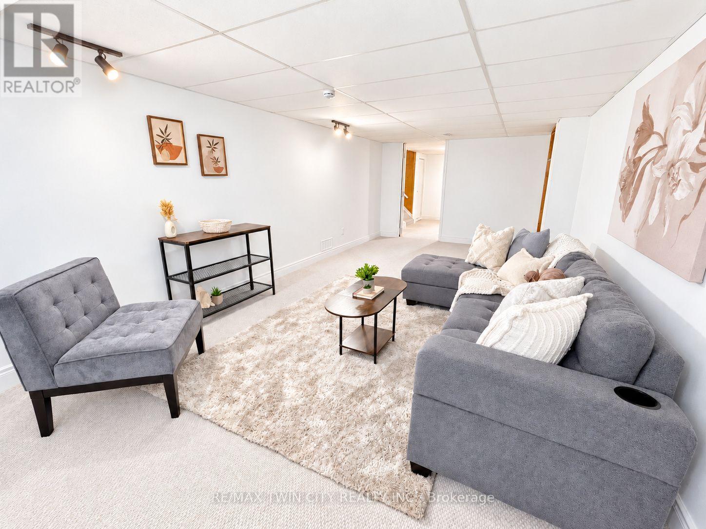 16 BURWELL STREET - 24