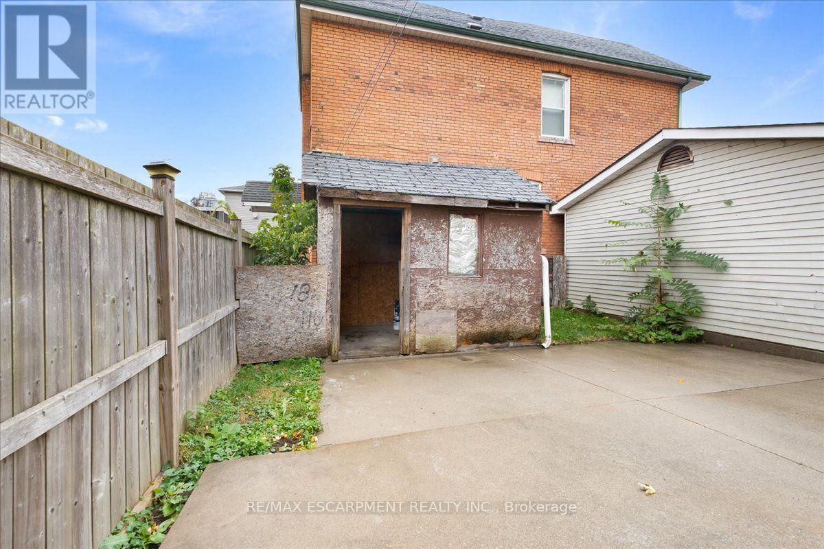 109 MACAULAY STREET E - 20